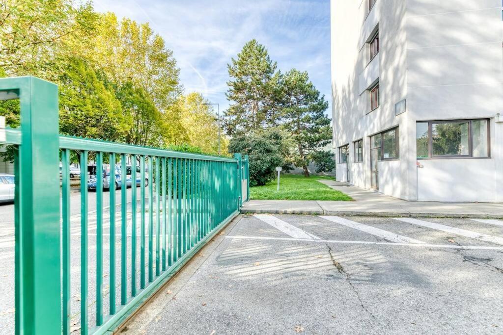 Apartment Superbe : Parking Gratuit + Fibre Wifi + Balcon