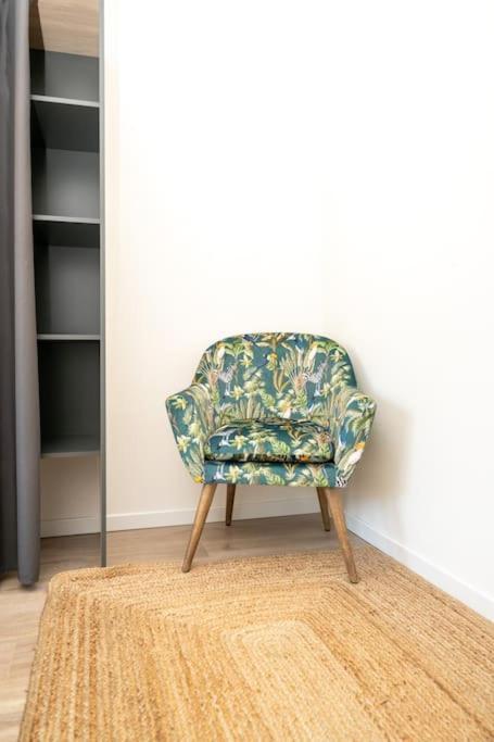 Apartment Superbe : Parking Gratuit + Fibre Wifi + Balcon